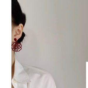 New Single Rose Earring